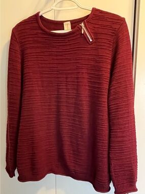 Zip-Accent Textured Crewneck Sweater - Burgundy